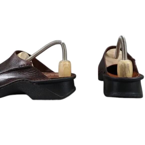 Clarks Shoes Womens 7 Casual Clogs Slip On Leather Brown Retro Classic Comfort - Picture 4 of 13